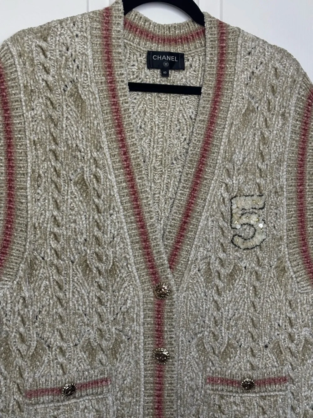 CHANEL 22FW Beige Cable Knit Vest with Pink Accent size French 40